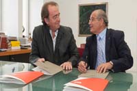 Imagen de la firma del convenio